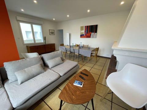 Maison rénovée 5 pièces, jardin clos, à 2 pas de l'océan, pour 10 personnes - Saint-Jean-de-Monts - FR-1-224C-231 House in Saint-Jean-de-Monts