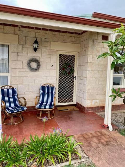 Tumby Bay Escape - 4BR - Beautiful Beach Cottage House in Tumby Bay