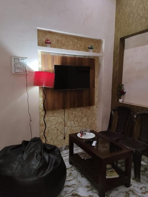 Banarasiya Homestay close to Banaras railway station Vacation rental in Varanasi