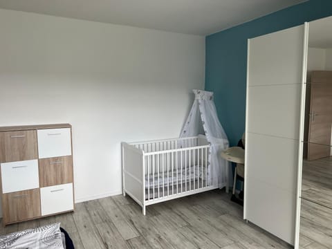 Bedroom, cot