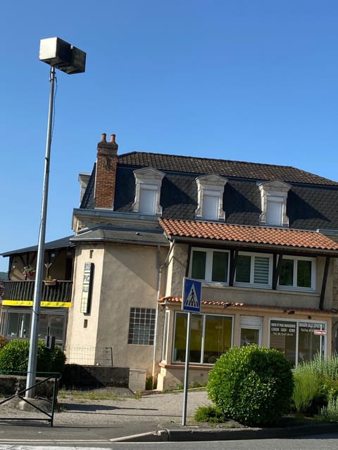 La casa du port, Chambres, suite privée, appartement avec vue sur la rivière Apartment in Figeac