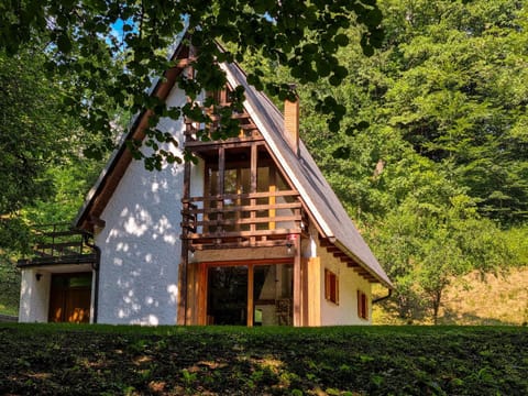 Property building, Day, Natural landscape, Garden view