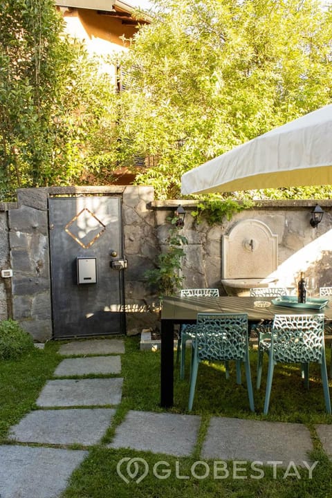 Garden, Dining area, Garden view