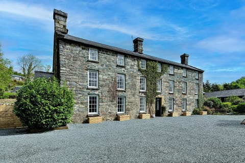 Finest Retreats - The Half-Snowdonia Manor Y Llywyn Manor House in Dolgellau