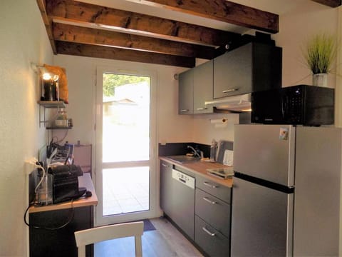 Coffee/tea facilities, Kitchen or kitchenette, dishwasher, minibar, stove, toaster