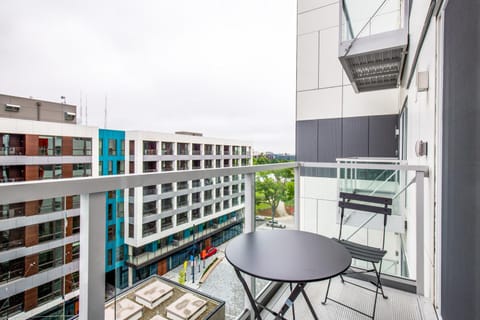 Capitol Hill 1BR w WD Rooftop Lounge nr park SEA-133 Condominio in Capitol Hill