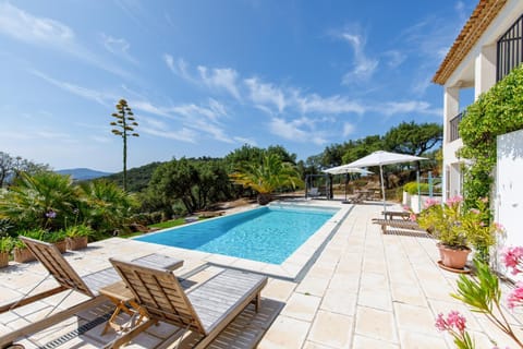 Patio, Garden, Garden view, Mountain view, Swimming pool, sunbed