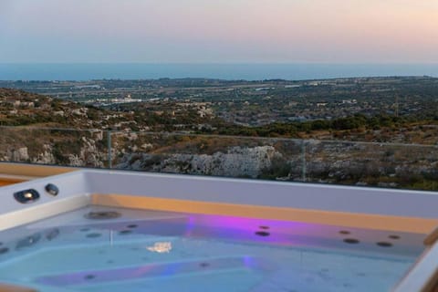 Hot Tub, Mountain view, Sunset