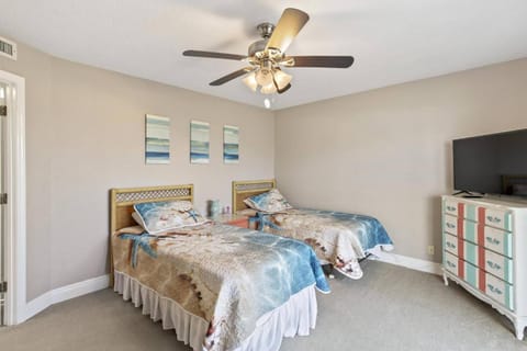 Sea Forever Cottage Flagler Beach Walk To The Beach Pet Friendly House in Beverly Beach