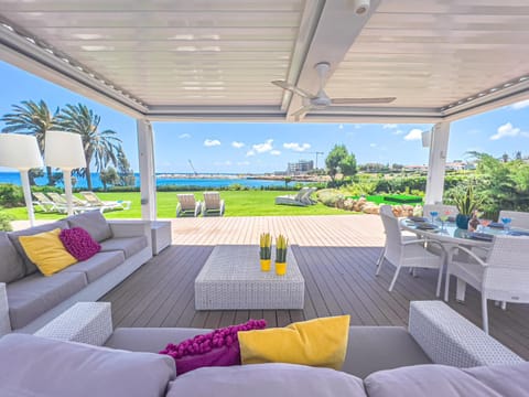 Erato Seafront Luxury Villa Villa in Paralimni