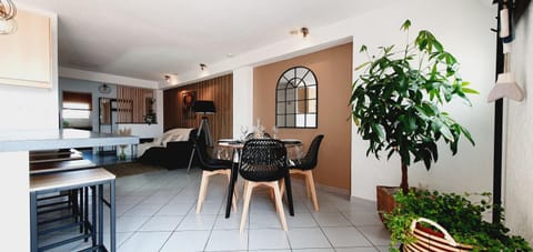 Living room, Dining area