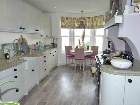 Amazing sea views and much more…. Condo in Broadstairs