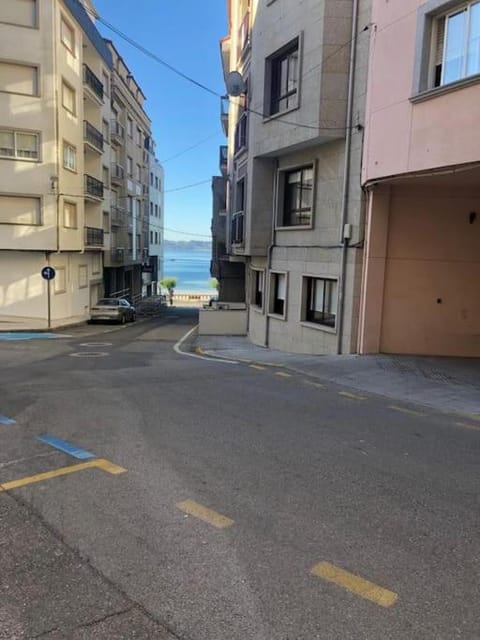 APARTAMENTO A 50 METROS DE LA PLAYA DE SILGAR Apartment in Sanxenxo