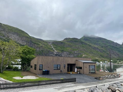 Property building, Natural landscape, Mountain view