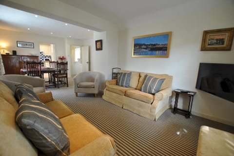 Dolphin Cottage- traditional cottage on Fife Coast Casa in Anstruther