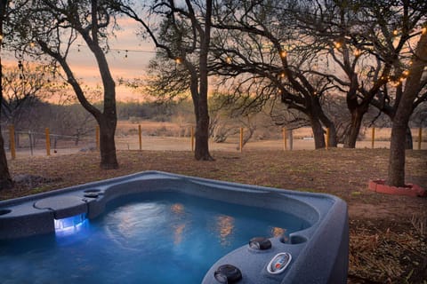 Riverview Ranch - Hot Tub Fire Pit & More Casa in Stonewall