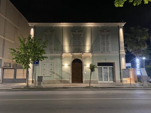 Property building, Facade/entrance, Night