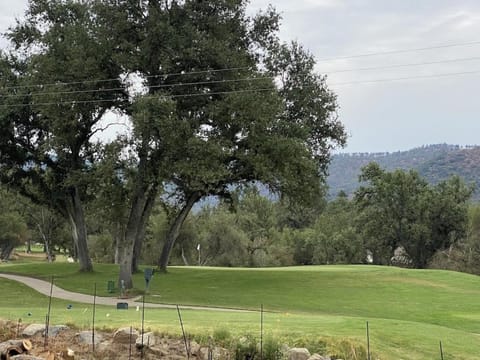 Family Home on a Golf Course near Yosemite! House in Ahwahnee