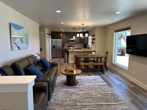 Westwood Retreat - Come Relax Casa in Valley County