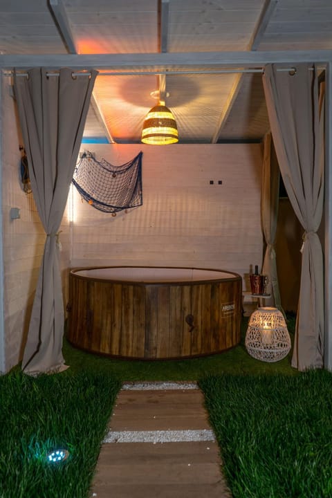 Hot Tub, Spa and wellness centre/facilities