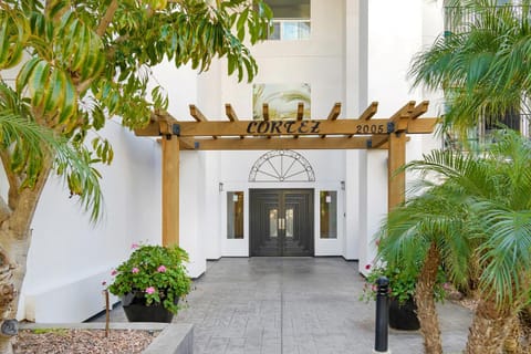 633 Top Floor Corner Condo inside the gates of the Resort House in Carlsbad