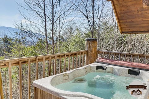 Infinite Views - Secluded with Mountain Views cabin Maison in Pittman Center