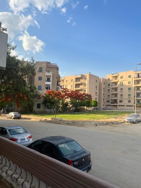 Calm 2BR Home with Garden in New Cairo Condo in New Cairo City