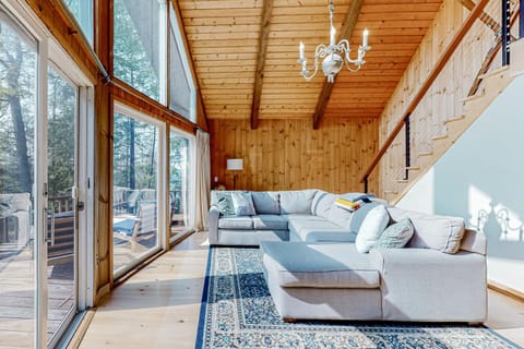 Mad River Valley Ski Chalet Casa in Waitsfield