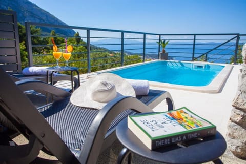 Ferienhaus in Veliko Brdo mit Privatem Pool House in Makarska