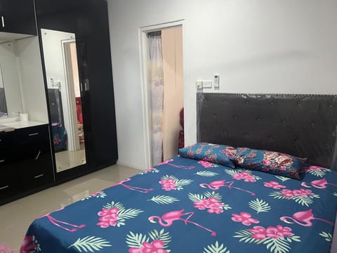 Island Guesthouse - entire one bedroom unit with kitchen & a bathroom centrally located in Votualevu Chambre d’hôte in Nadi
