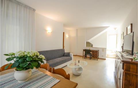 3 Bedroom Lovely Home In Marina Di Pietrasanta House in Pietrasanta