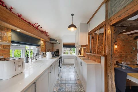 Charming, dog friendly cottage Haus in Borough of Swale