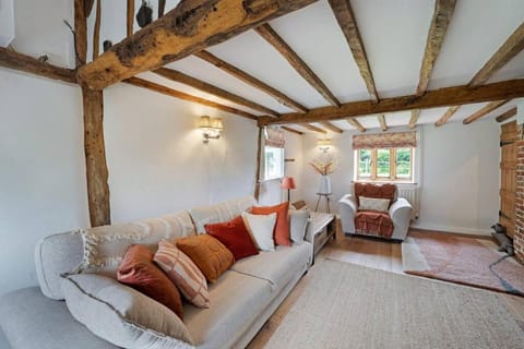 Charming, dog friendly cottage Haus in Borough of Swale