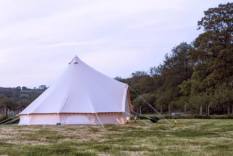 Belle Village, non electric ,Rent a bell tent, BEDDING NOT SUPPLIED Campingplatz /
Wohnmobil-Resort in Narberth
