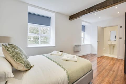 Modern 2 Bedroom Apartment in Burnley Condo in Burnley