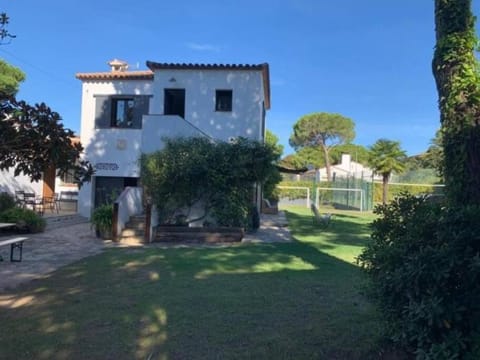 Casa exclusiva, jardín y piscina privada House in Calella de Palafrugell