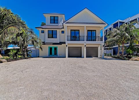 Vitamin Sea managed by Beach Retreats House in Anna Maria Island