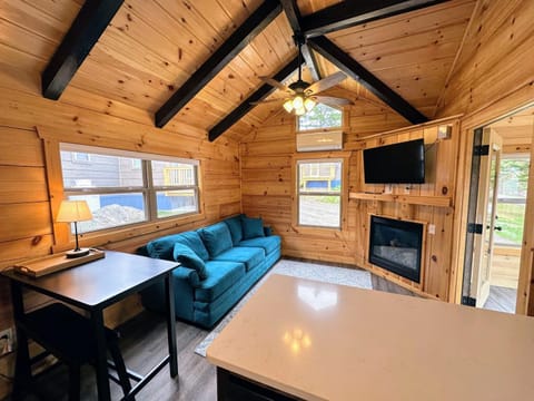 BMV7 Tiny Home village near Bretton Woods Chalet in Twin Mountain
