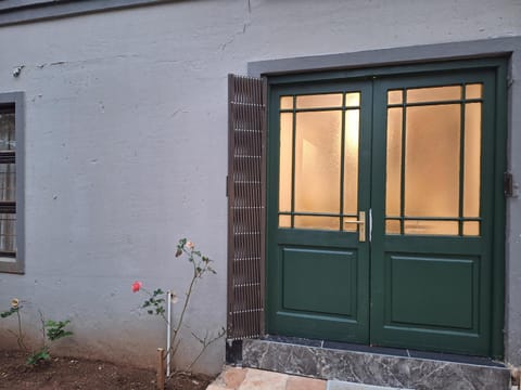 The Green Door Cottage Condo in Roodepoort