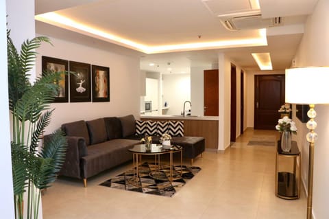 Gold Crest Luxurious Apartment in Lahore Condo in Lahore
