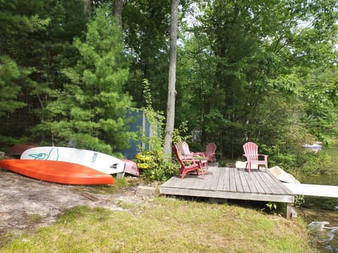 Cub Hill Chalet - Private Lakefront With Spa! Chalet in Michigan