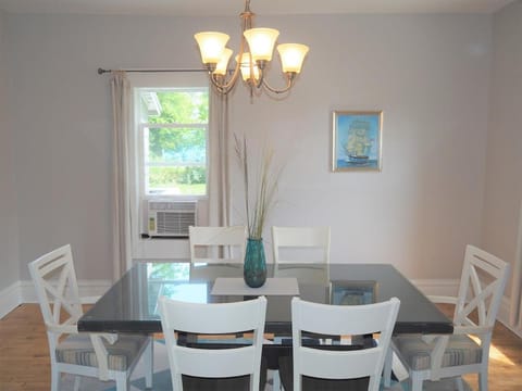 Sailor's Delight - Remodeled And Super Cute! Casa in Manistee
