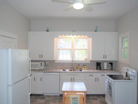 Sailor's Delight - Remodeled And Super Cute! Casa in Manistee