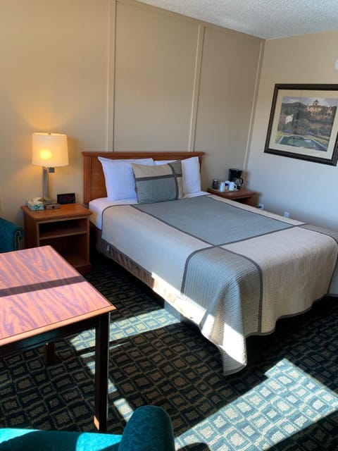 Townhouse Inn & Suites Motel in Klamath Falls