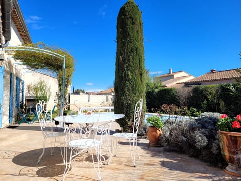 Patio, Day, Balcony/Terrace, Dining area