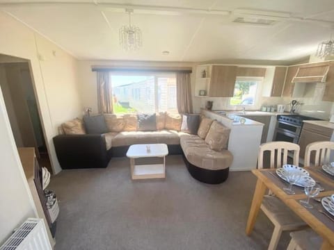 Seaside Holiday Home St. Osyth, Essex 2 Bathroom, 6 Berth with Country Views House in Tendring District