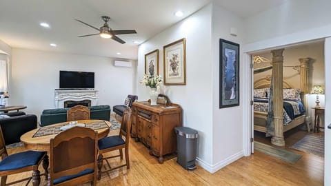 Sq Sequim Sunrise Apartment House in Sequim