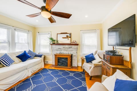 Point Lookout Cottage - Walk to Beach! Casa in Lido Beach
