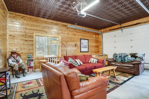 Pet-Friendly Cabin Retreat Walk to Lake Pepin! House in Lake Pepin