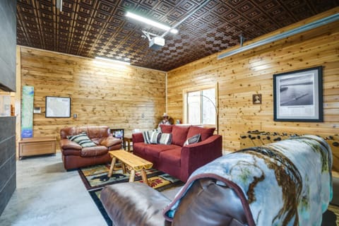 Pet-Friendly Cabin Retreat Walk to Lake Pepin! House in Lake Pepin